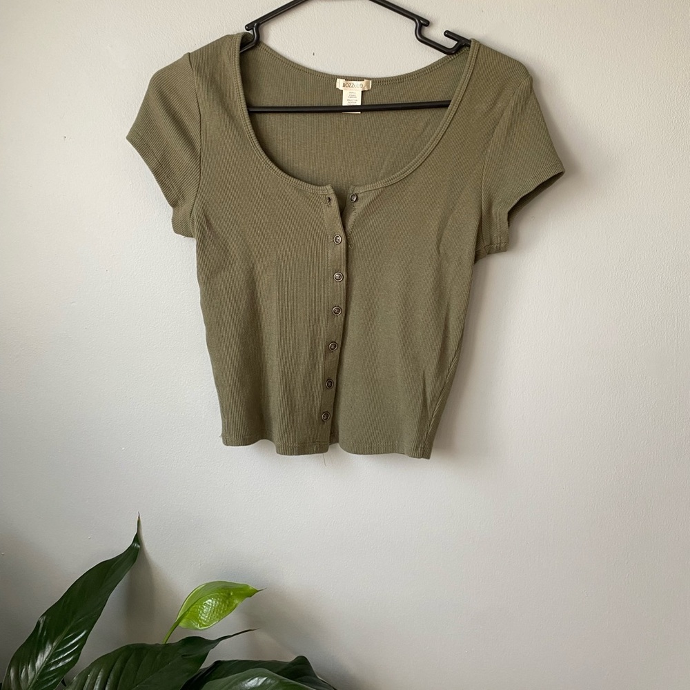 Bozzolo green button up crop